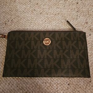 Michael Kors Signature Wristlet